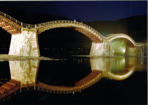 錦帯橋　ライトアップ　鏡